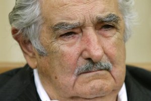 Mujica: La Fifa son una manga de viejos hijos de puta