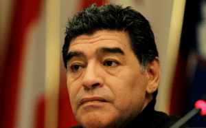 La FIFA quiere restringirle a Maradona el acceso a los estadios del Mundial