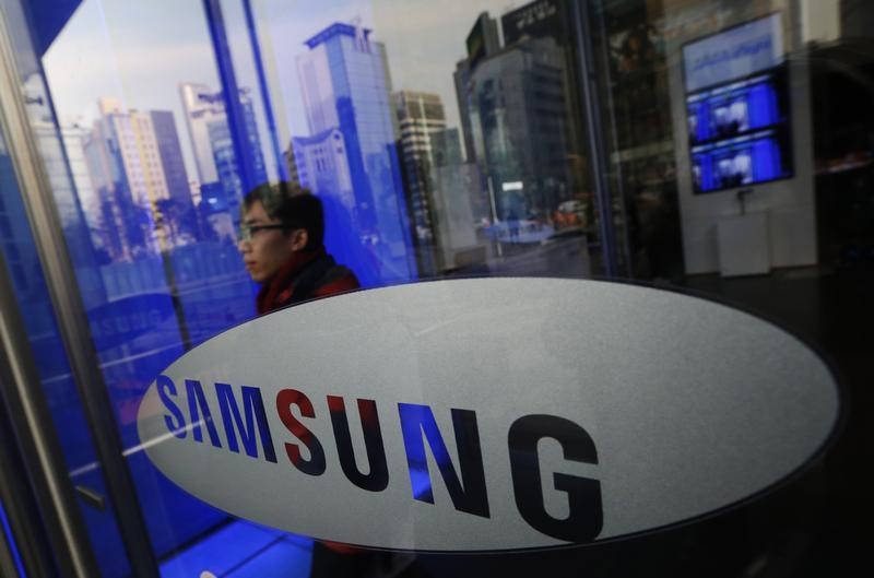 Samsung niega que esté negociando la compra de BlackBerry