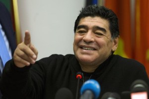 Ahora Maradona dice que podría ser director técnico de la Vinotinto