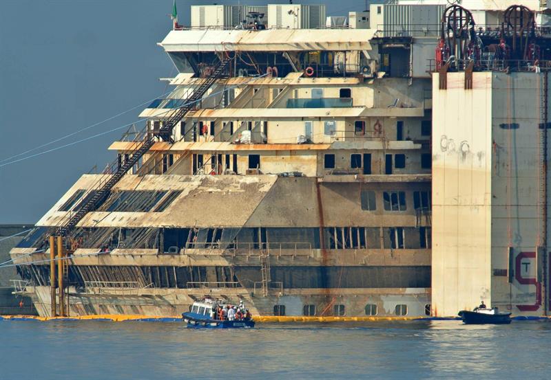 Hallan restos óseos en el crucero “Costa Concordia”