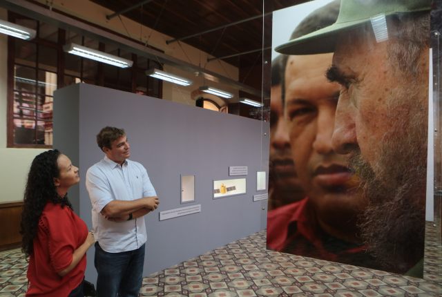 HIJO DE FIDEL CASTRO VISITA CUARTEL DE LA MONTAÑA EN CARACAS