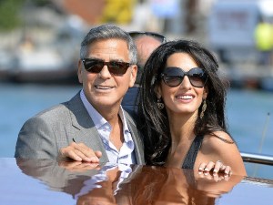Clooney y su novia Alamuddin en Venecia para una boda de película (Fotos)