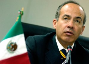 ¡No señor Calderón!… expresidente mexicano quiso hacer un chiste y le salió una morisqueta