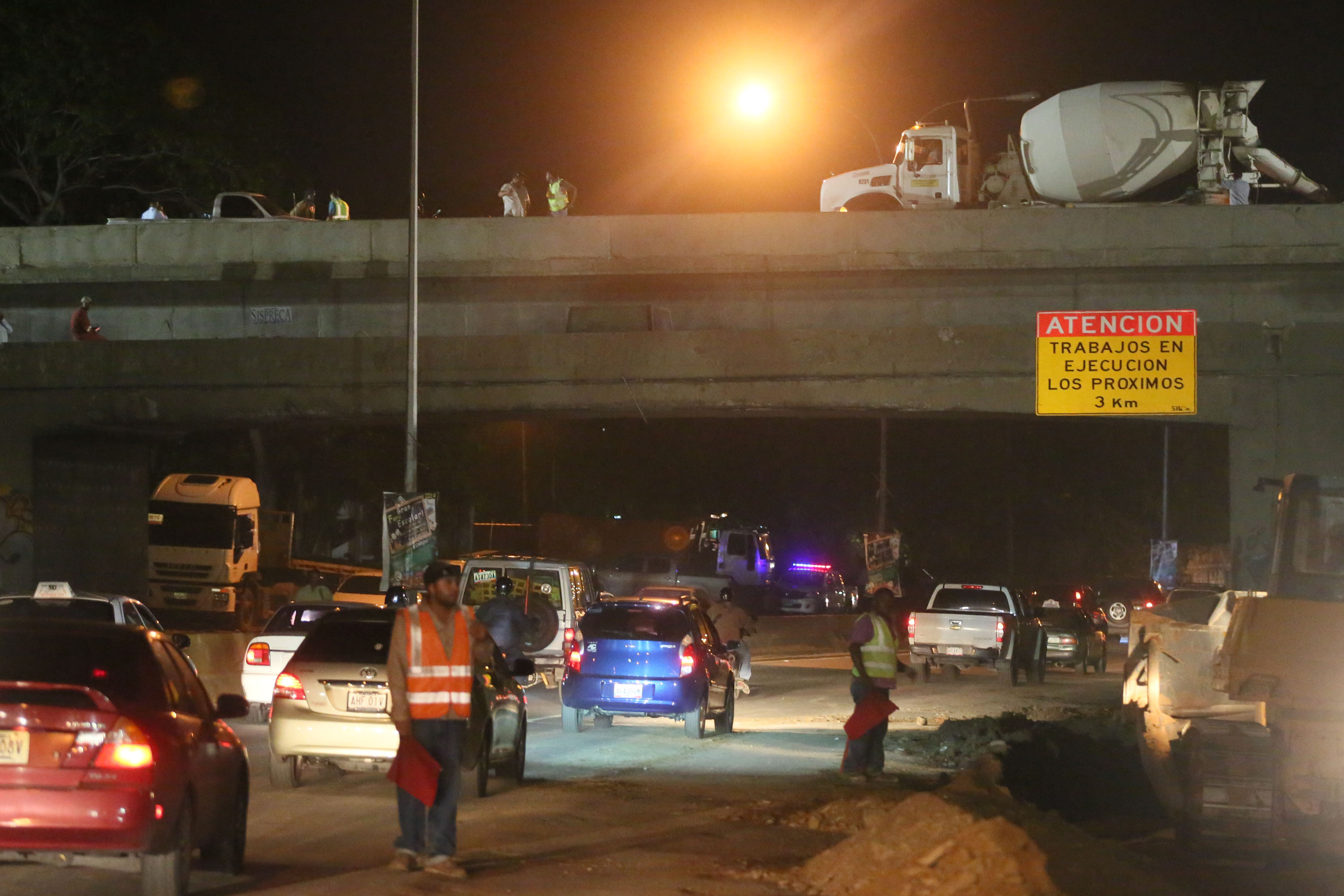 En Fotos: Así fue el cierre del puente de Santa Cecilia