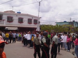 Protestaron en Puerto La Cruz por deficiencias en plantel educativo de la zona