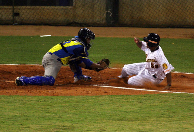 Un Caracas-Magallanes podría jugarse en Miami durante la próxima temporada