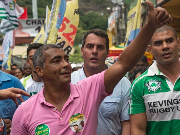 Romario es elegido senador en Brasil, según un sondeo a pie de urna