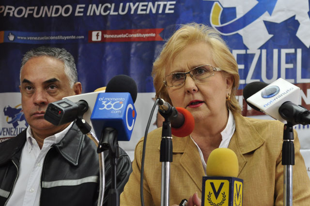 Promoverán recolección de firmas este sábado para recuperar la democracia de Venezuela