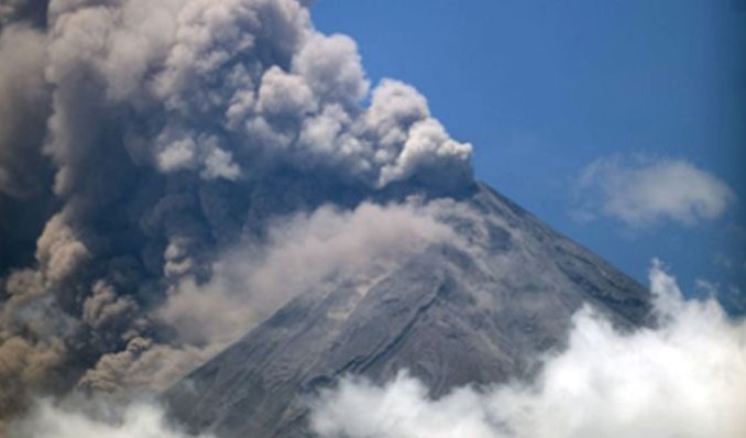 Rescatan tres venezolanos en volcán Cotopaxi