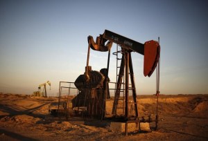 El petróleo cerró al alza en Nueva York a $ 42,87 por tensiones geopolíticas