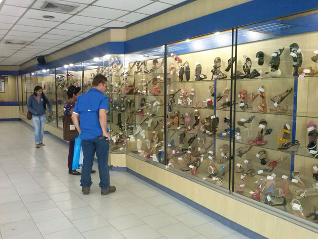 Una odisea conseguir zapatos buenos, bonitos y baratos en Anzoátegui