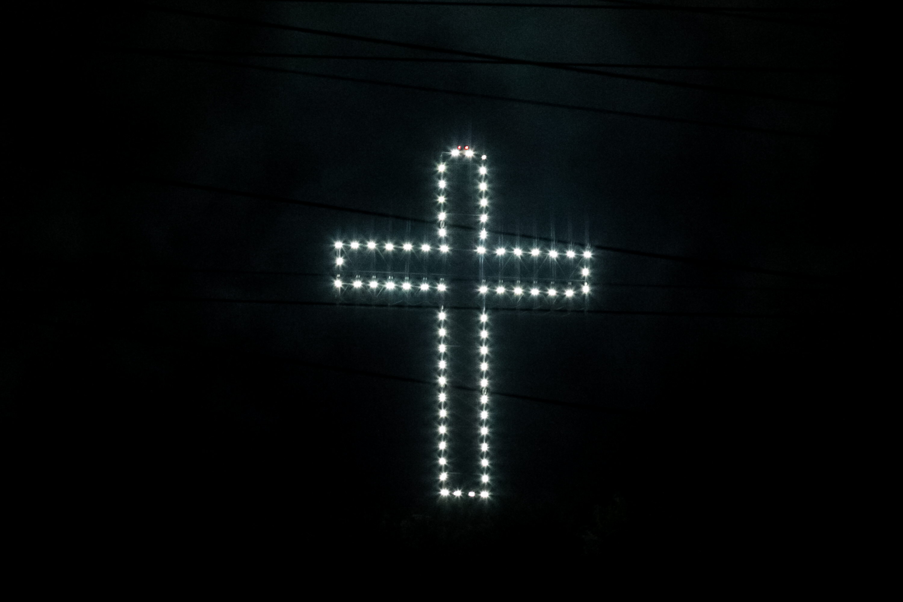 Así se iluminó la Cruz del Avila (Fotos)