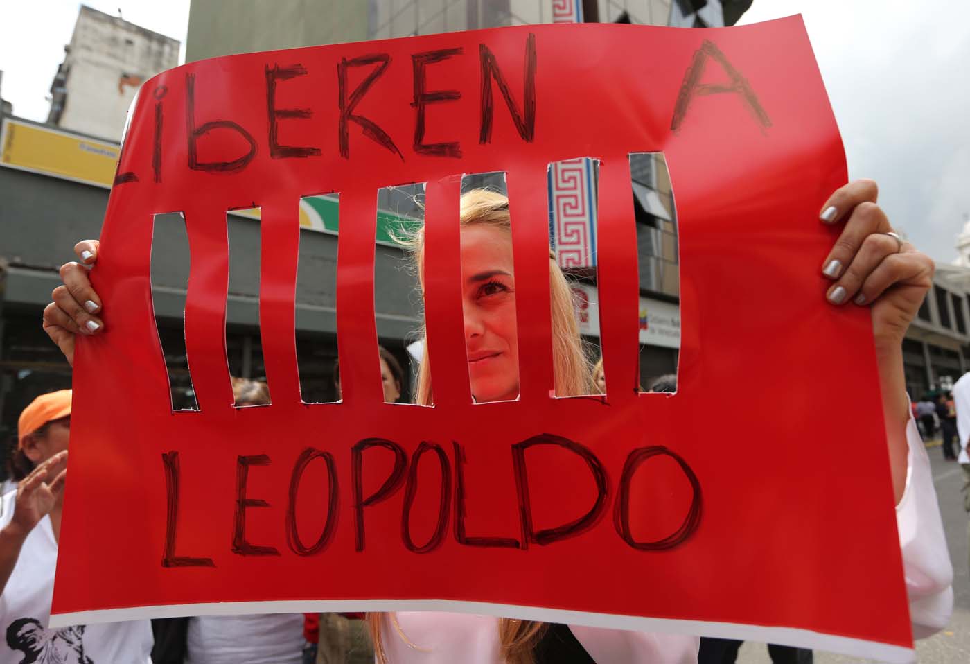 Tintori a Maduro: Con sus declaraciones admite que Leopoldo es un preso político