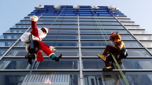 El Santa Claus psicópata que te arruinará la Navidad (Video)