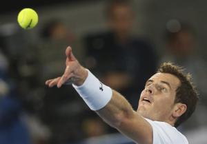 Murray gana en Abu Dabi sin jugar la final tras retirarse Djokovic por fiebre
