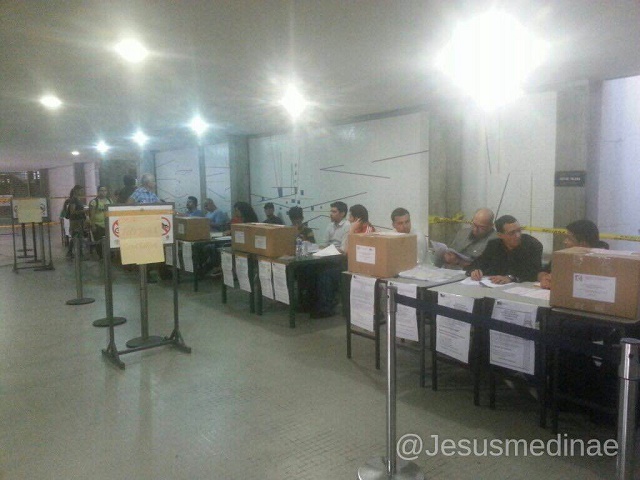 Continúa el proceso electoral en la UCV (Fotos)