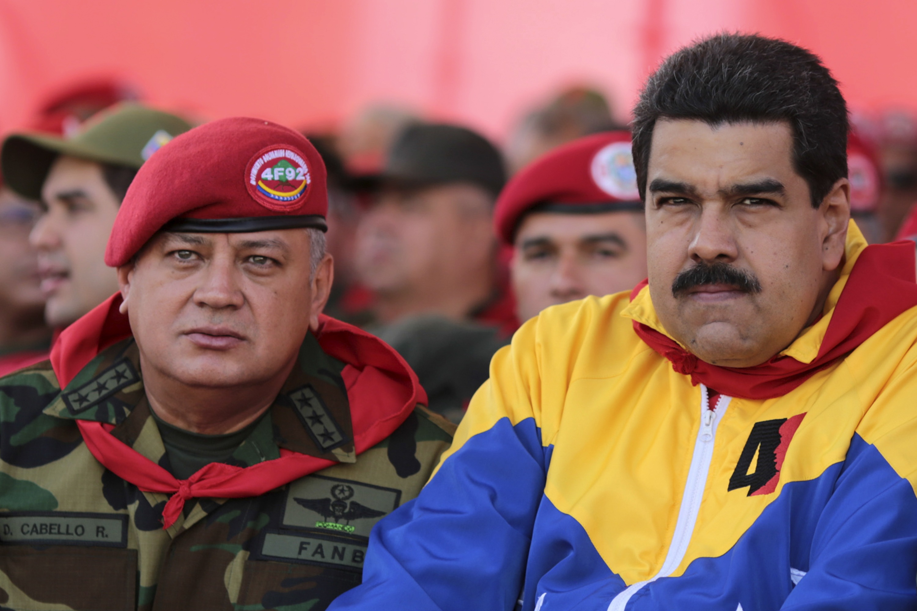 El País: Chavismo cierra filas en torno al número dos; “Diosdado somos todos”