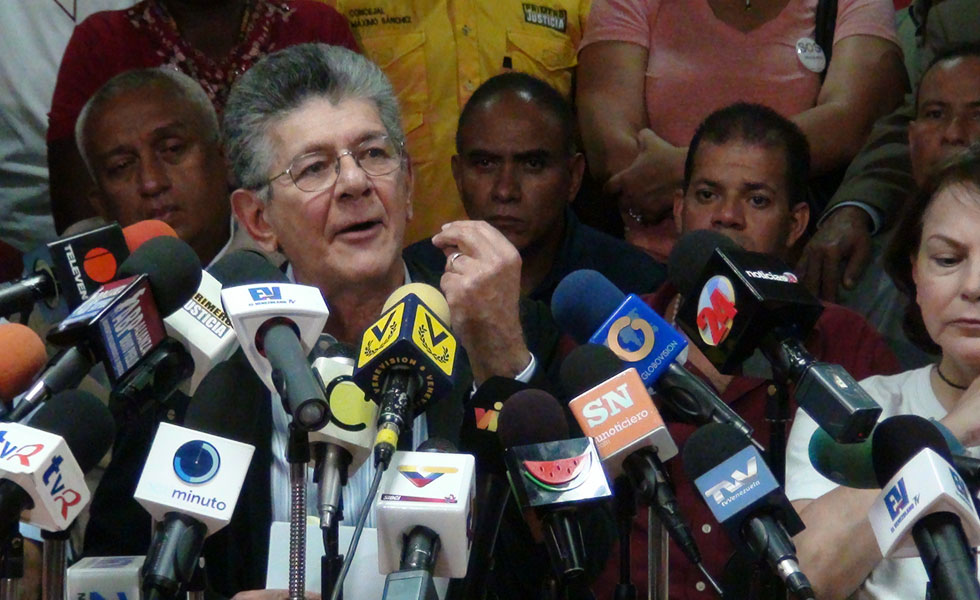 Ramos Allup advierte que el CNE busca invalidar tarjeta de la MUD