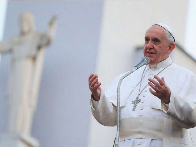 El Papa pide a las parejas no terminar el día sin hacer las paces