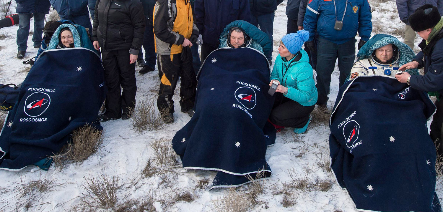 Regresan a la Tierra tres astronautas de la Estación Espacial Internacional