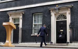 Cameron visita a la reina y abre así campaña electoral británica