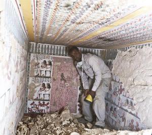 Expertos descubren en Egipto una tumba de la dinastía XVIII
