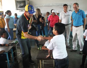 Capriles: La educación mirandina no está al servicio de ningún partido político