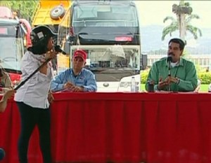 Maduro, el motorizado que quebranta la ley de tránsito (Video)