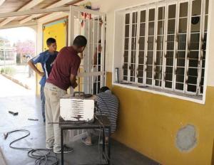 Delincuentes destrozan escuela en Puerto Ordaz