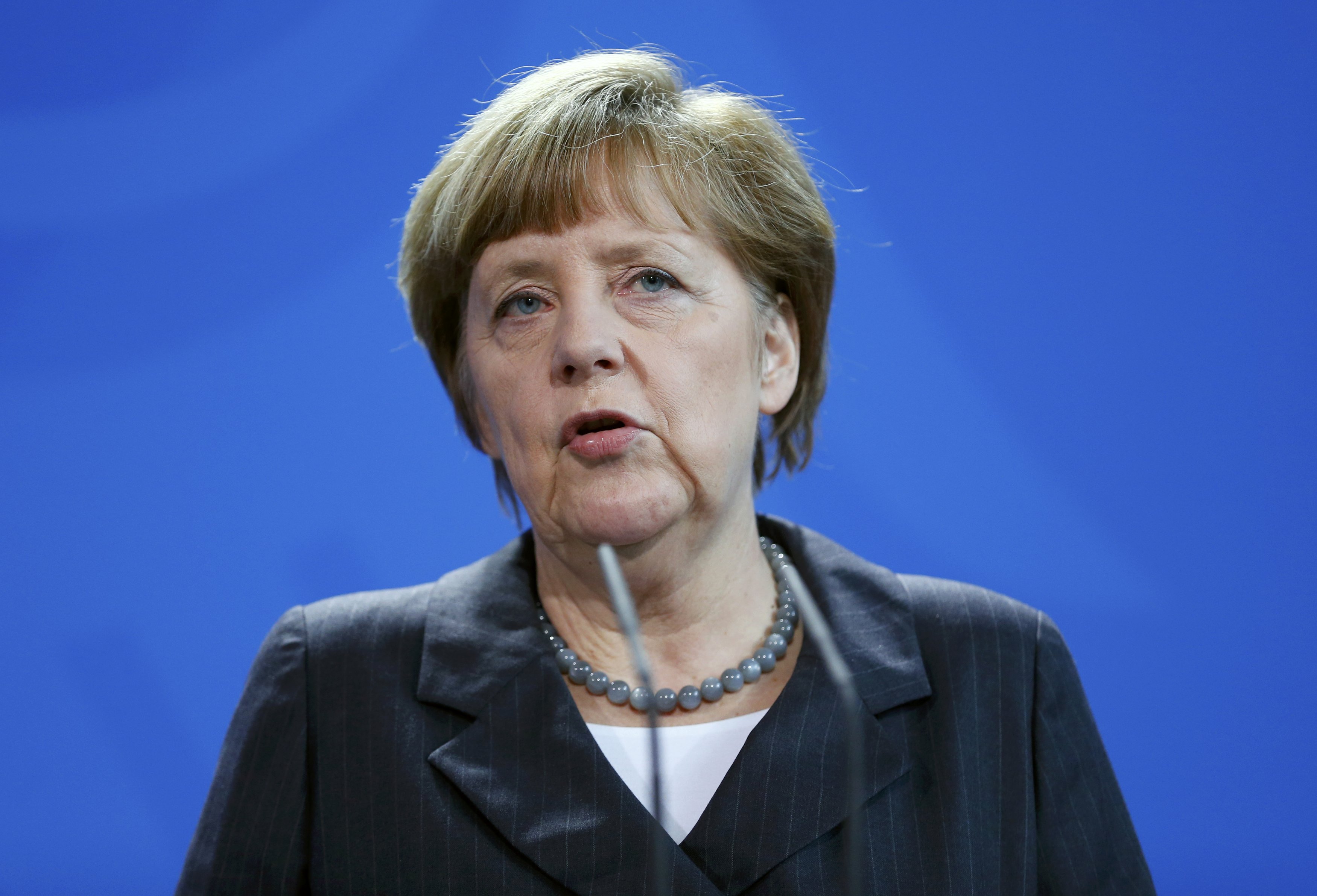 Merkel ve mejoras en el este de Ucrania, pese a que la tregua no es total
