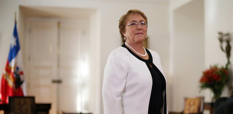 Bachelet anuncia reforma de la Constitución chilena