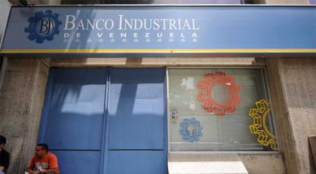 Trabajadores: Si Maduro cierra el Banco Industrial, nuestro descontento se sentirá en las Parlamentarias