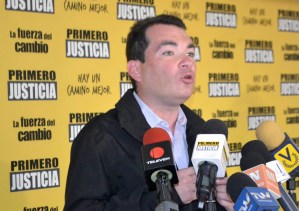 Tomás Guanipa: El  show politiquero de las firmas de Maduro no resuelven los problemas del pueblo