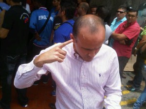 Escupen a periodista de Venevisión en Cubana de Aviación (Foto)