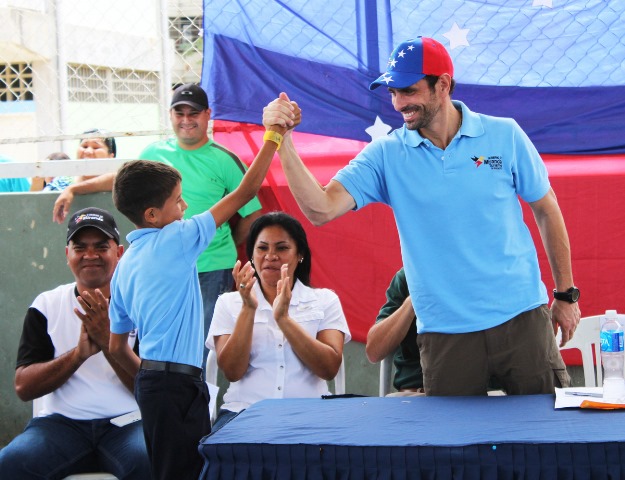 Capriles: Los países que han apostado a la educación han derrotado la violencia