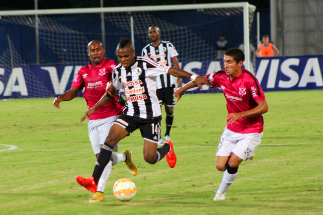 Zamora cerró la Libertadores con derrota ante Wanderers