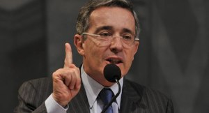 ¡Candela!… lo que le aclara Alvaro Uribe a Diosdado (tuit)