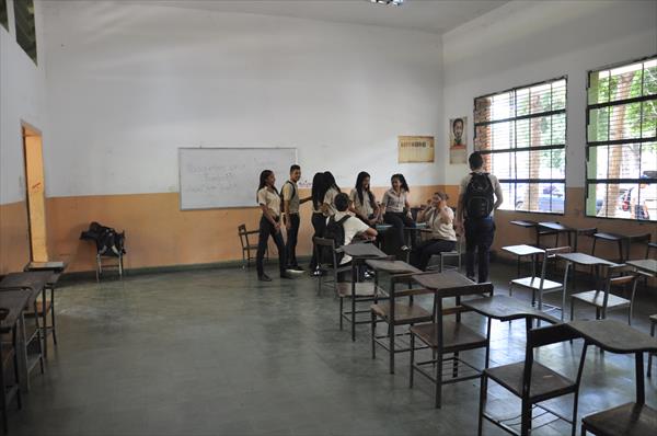 Cuatro horas de clases al día se pierden por cortes de luz