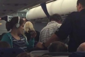 Piloto expulsó del avión a niña autista porque se sentía “incómodo”