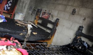 Terrorífico: Lanzan bomba molotov e incendian casa con la familia adentro