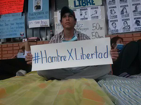 58 venezolanos mantienen huelga de hambre para exigir cumplimiento del petitorio de López y Ceballos