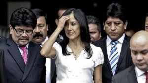 Primera dama de Perú rechaza actos ilegales en dinero venezolano recibido en 2005