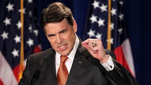 El exgobernador republicano Rick Perry anuncia su candidatura a la presidencia