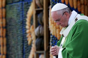 El Papa insta a fieles a la “hospitalidad” en misa multitudinaria en el Campo de Ñu Guazú