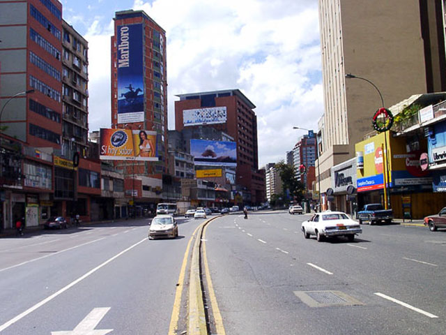 Cierran Av. Francisco de Miranda, entre Bello Campo y Altamira