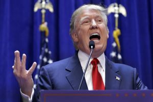 Trump asegura que moderadora del debate lo trató mal por estar menstruando