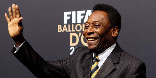 Pelé operado de la columna vertebral en Sao Paulo