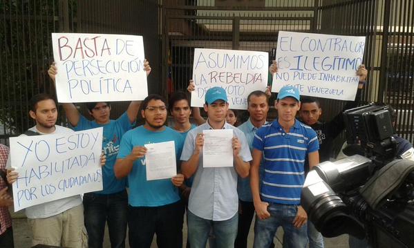 Jóvenes de Vente Venezuela exigen la renuncia del Contralor General de la República