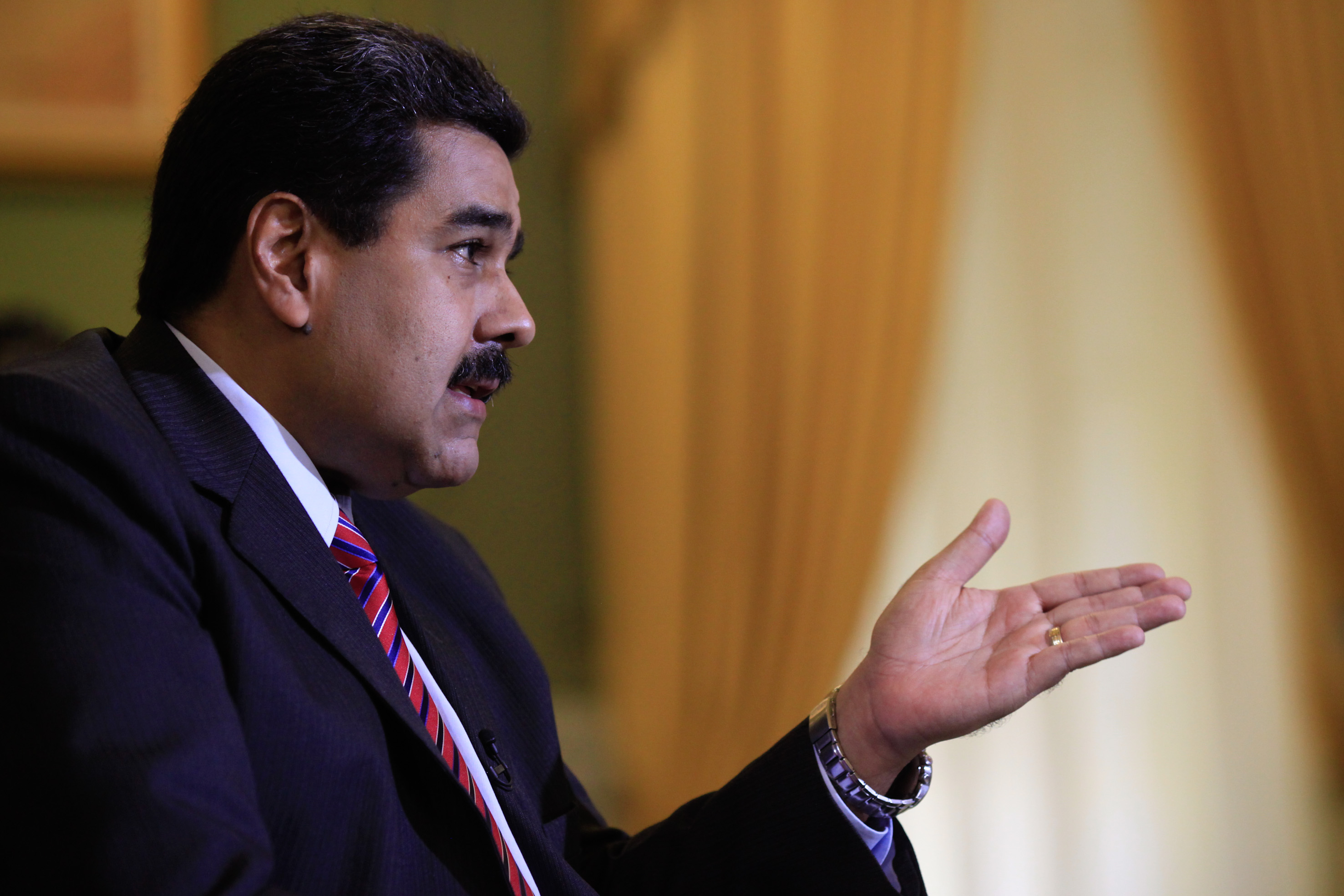 Maduro dice que se ha reunido con Shannon dos veces en Miraflores